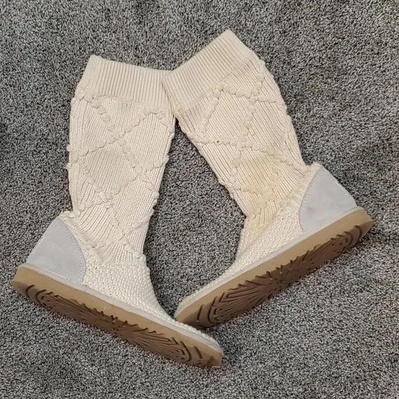 Ugg Australia Women 5879 Sweater Cardi Short Ankle Shoes boots sz 8 - Picture 2 of 6